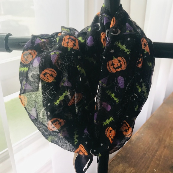 BLACK/Multi HALLOWEEN PRINT SCARF - NWT - Picture 5 of 5